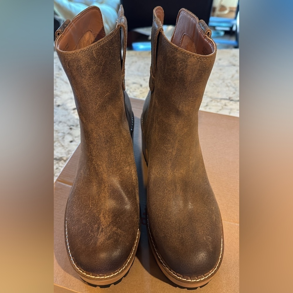 Lucky Brand suede boots - Picture 2 of 4